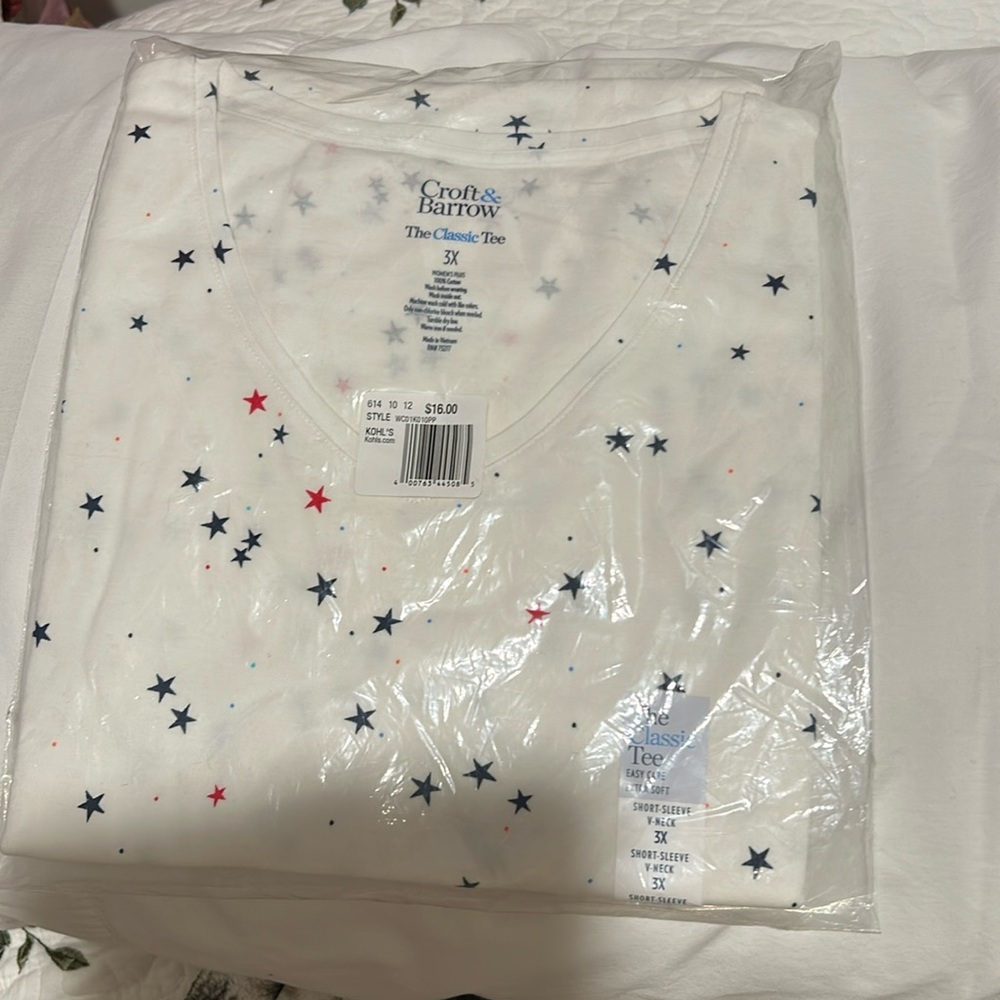 Croft & Barrow, The Classic Tee, 3x, blue and red stars on white tee. Brand new.